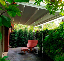 RETRACTABLE AWNING